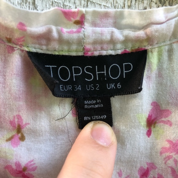 Topshop | floral v-neck button down tank top - Picture 6 of 6